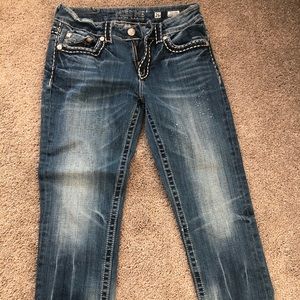 Miss Me Boyfriend Capri JB1026P4 Medium wash with light distressing